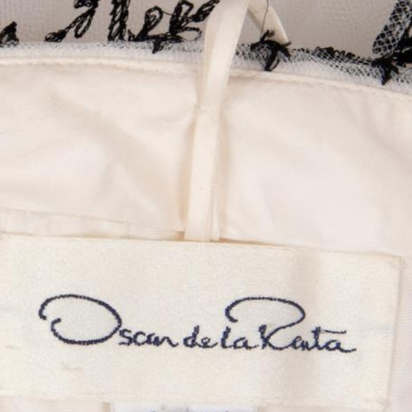 *$8,900 OSCAR DE LA RENTA WHITE BLACK EMBROIDERED RUNWAY GOWN US S - Picture 11 of 12